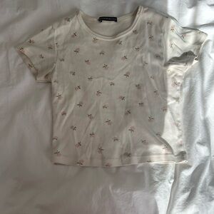 Brandy Melville Cream and Pink Floral Short Sleeve Cropped Tee